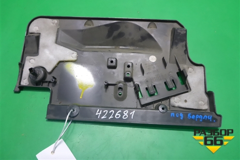 Накладка на торпедо (правая под бардачком) для Cadillac CTS с 2008-2013г (ЦТС)