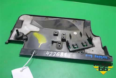 Накладка на торпедо (правая под бардачком) для Cadillac CTS с 2008-2013г (ЦТС)