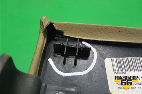 Накладка на торпедо (левая над коленями водителя) (15862232) для Cadillac CTS с 2008-2013г (ЦТС)