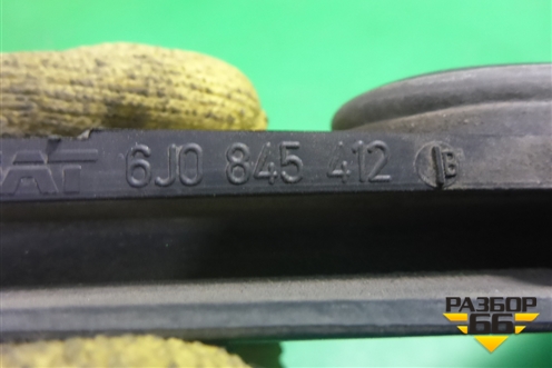 Стекло глухое правое (переднее 2010г) (6J0845412) для Seat Ibiza с 2008-2017г (Ибица)