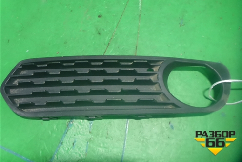 Накладка ПТФ левая (51117245869) для BMW 1-серия F20/F21 с 2011г