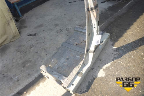 Порог со стойкой левый для Toyota Highlander с 2013-2021г (Хайлендер)