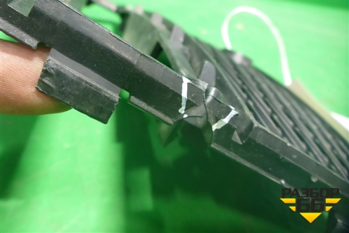 Решетка в передний бампер правая (под парктроник) (A1668852922) для Mercedes Benz ML-Klass W166 c 2011г (МЛ)