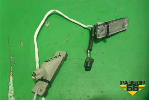 Фонарь подсветки номера для Toyota Land Cruiser Prado(150) с 2009г (Ленд Крузер Прадо)