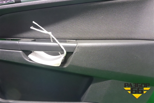 Обшивка двери передней правой под электрику (5-ти дверный кузов) (13153882) для Opel Astra H с 2004-2015г (Астра Аш)