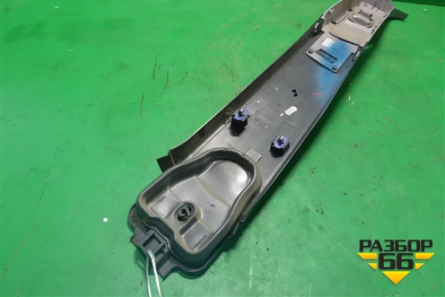 Обшивка стойки центральная правая (5-ти дверный кузов) (13113921) для Opel Astra H с 2004-2015г (Астра Аш)