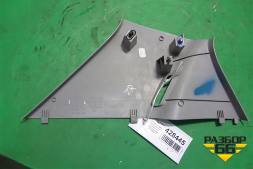 Обшивка стойки задняя верхняя правая (5-ти дверный кузов) (13180611) для Opel Corsa D с 2006-2014г (Корса Д)