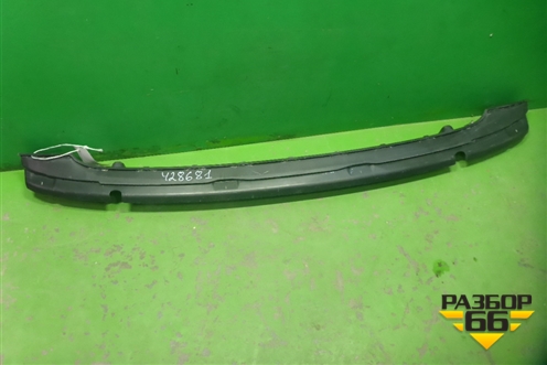 Кронштейн заднего бампера центральный (4M0807458) для Audi Q7 c 2015г (Ку 7)