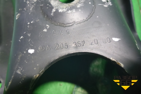 Рычаг задний нижний под пружину (A2053522000) для Mercedes Benz C-Klass W205 с 2014г (Ц)