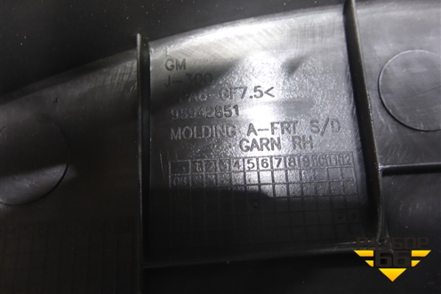 Накладка двери передней правой (на рамку) (95942851) для Chevrolet Cruze c 2009-2015г (Круз)