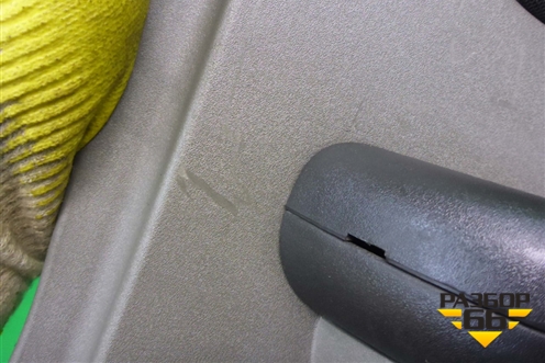 Обшивка двери задней правой под электрику (809008H300) для Nissan X-Trail (Т30) с 2000-2007г (Хтраил)