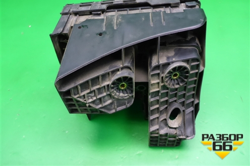 Блок предохранителей подкапотный (3C0937125) для Volkswagen Passat (B6) с 2005-2010г (Пассат Б6)