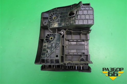 Блок предохранителей подкапотный (3C0937125) для Volkswagen Passat (B6) с 2005-2010г (Пассат Б6)