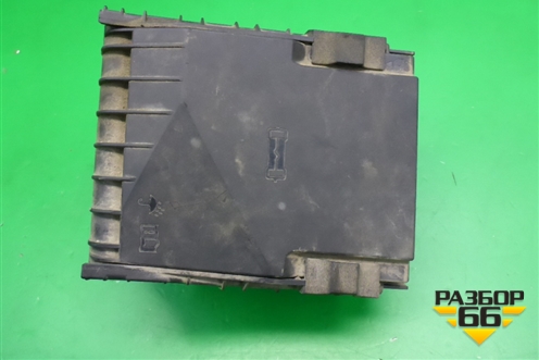 Блок предохранителей подкапотный (3C0937125) для Volkswagen Passat (B6) с 2005-2010г (Пассат Б6)