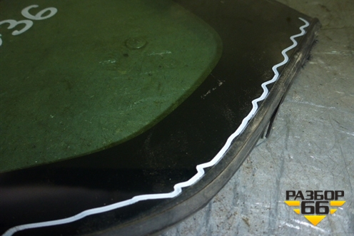 Стекло глухое левое (переднее) для Toyota Prius с 2009-2015г (Приус)