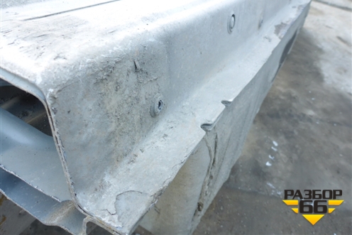 Порог со стойкой правый для Nissan Tiida (C11X) с 2004-2013г (Тиида)