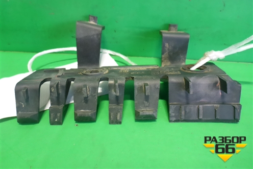 Кронштейн заднего бампера левый (боковой) (DQL000071) для Land Rover Discovery 3 с 2004-2009г (Дискавери)