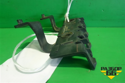 Кронштейн заднего бампера левый (боковой) (DQL000071) для Land Rover Discovery 3 с 2004-2009г (Дискавери)