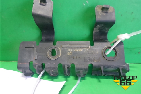 Кронштейн заднего бампера левый (боковой) (DQL000071) для Land Rover Discovery 3 с 2004-2009г (Дискавери)