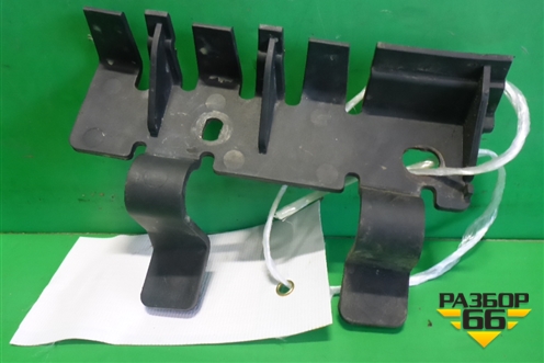 Кронштейн заднего бампера левый (боковой) (DQL000071) для Land Rover Discovery 3 с 2004-2009г (Дискавери)