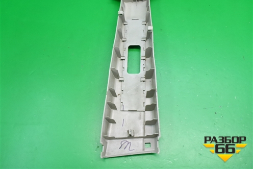 Обшивка стойки центральная верхняя левая (769149U000) для Nissan Note (Е11) с 2005-2013г (Нот)