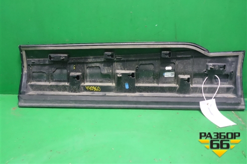 Накладка двери задней правой (4M0853970F) для Audi Q7 c 2015г (Ку 7)