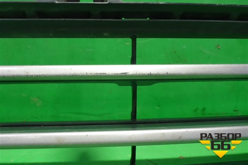 Решетка в передний бампер центральная (после 2012г) (5310260010) для Lexus LX-570 с 2007-2015г (ЛХ)