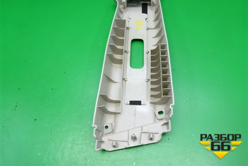 Обшивка стойки центральная верхняя левая (BBM468210) для Mazda Mazda 3 (BL) с 2009-2013г