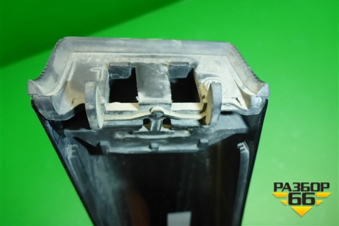 Накладка стойки (центральной левой) (7L6853317D) для Volkswagen Touareg c 2002-2010г (Туарег)