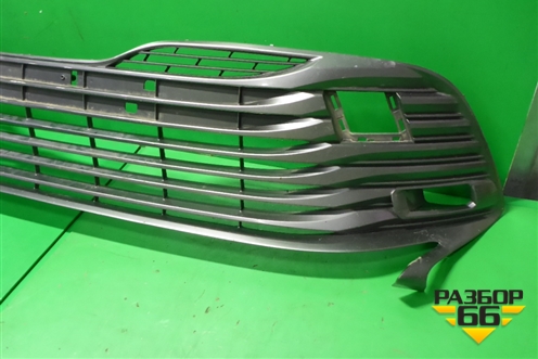 Решетка в передний бампер центральная (до 2020г) (5311233260) ( 5311333110) для Toyota Camry V70 с 2017г (Камри)