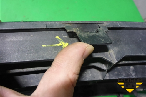 Решетка в передний бампер центральная (до 2020г) (5311233260) ( 5311333110) для Toyota Camry V70 с 2017г (Камри)