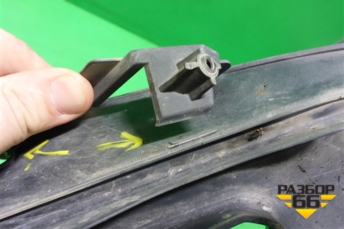 Решетка в передний бампер центральная (до 2020г) (5311233260) ( 5311333110) для Toyota Camry V70 с 2017г (Камри)