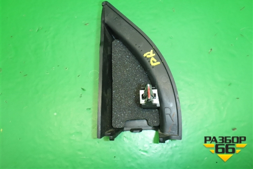 Накладка двери передней правой уголок для Dodge Avenger с 2007г (Авенджер)