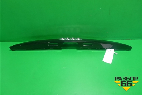 Накладка двери багажника (4M8853236) для Audi Q8 с 2018г (Ку 8)