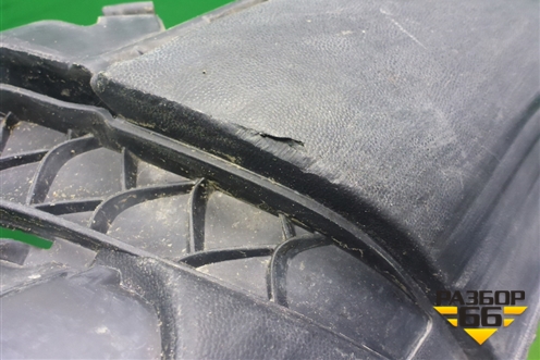 Решетка в передний бампер центральная (под парктроник) (A1668854565) для Mercedes Benz GLS-Klass X166 с 2015г (ГЛС)