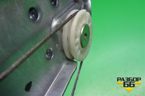 Стеклоподъёмник механический задний правый для Renault Duster I с 2010-2021г (Дастер)