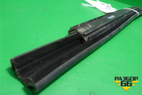 Уплотнитель стекла двери правой для Renault TRUCK Premium 2 с 2005-2013г (Премиум 2)