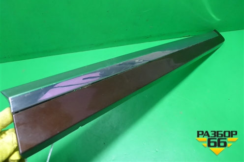 Накладка двери передней правой (после 2013г) (31333817) для Volvo XC60 с 2008-2017г (ХС60)