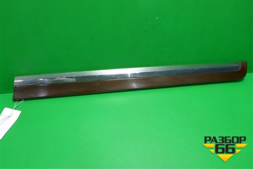 Накладка двери передней правой (после 2013г) (31333817) для Volvo XC60 с 2008-2017г (ХС60)