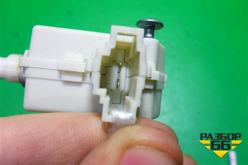 Активатор лючка бензобака для Volkswagen Passat (В7) с 2011-2014г (Пассат Б7)