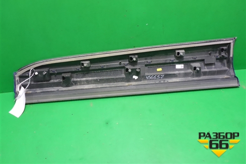 Накладка двери передней правой (4M0853960B) для Audi Q7 c 2015г (Ку 7)