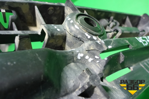 Кронштейн заднего бампера левый (CK5217A882AF) для Land Rover Freelander 2 с 2007г (Фрилендер)