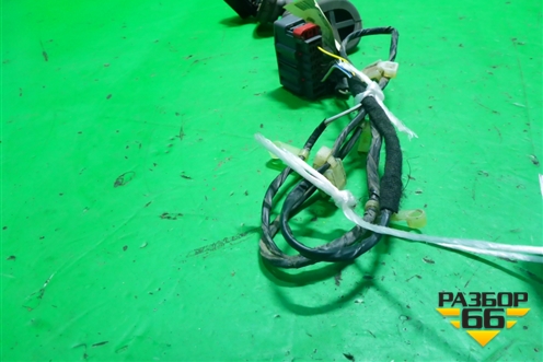 Проводка двери задней правой (мех.стеклоподъёмник) (6N1T14A584CD) для Ford Fusion с 2002г (Фьюжн)