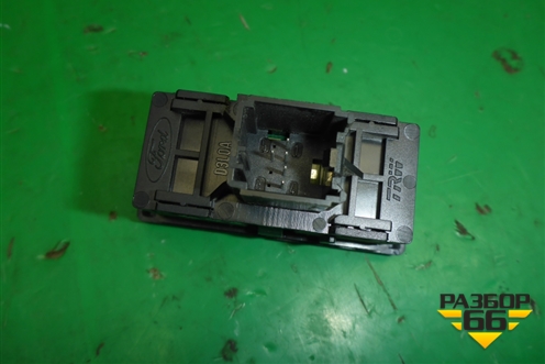 Кнопка обогрева заднего стекла (6S6T18C621BB) для Ford Fusion с 2002г (Фьюжн)