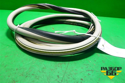 Уплотнитель двери (задней правой на кузов) для Skoda Fabia с 1999-2007г (Фабия)