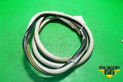 Уплотнитель двери (задней правой на кузов) для Skoda Fabia с 1999-2007г (Фабия)