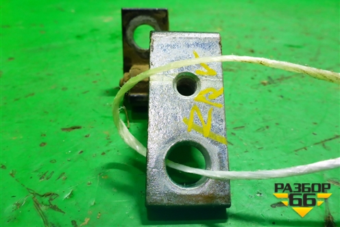 Петля двери задней правой верхняя для Skoda Octavia (А4) с 1997-2011г (Октавия)