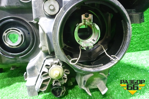 Фара правая (до 2014г ксенон без блока и лампы) (260101LB1B) для Nissan Patrol (Y62) с 2010г (Патрол)