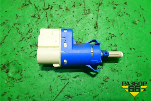 Датчик включения стопсигнала для Ford Fiesta с 2001-2008г (Фиеста 5)