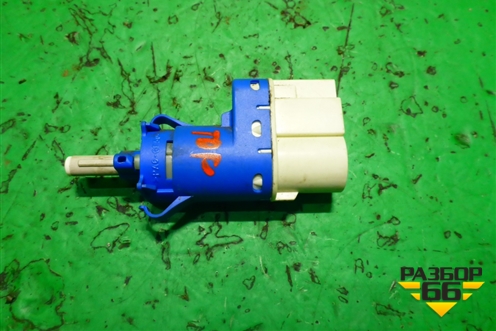 Датчик включения стопсигнала для Ford Fiesta с 2001-2008г (Фиеста 5)